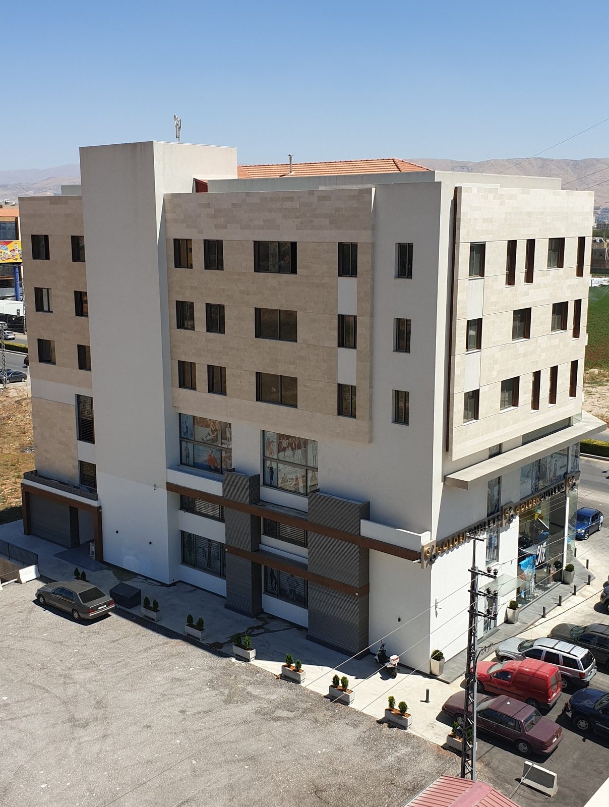 WF 94 Commercial Center — photo 2