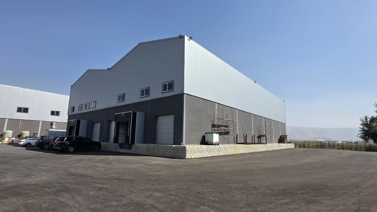 IWA 2037 Warehouse — photo 1